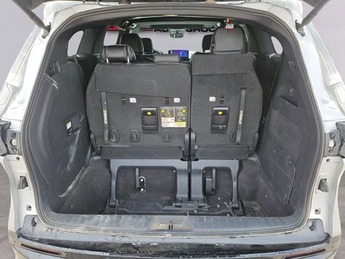 Used 2025 Toyota Sienna XSE w/ XSE Premium Package image 32