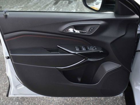 New 2026 Chevrolet Trax RS w/ Sunroof Package image 25