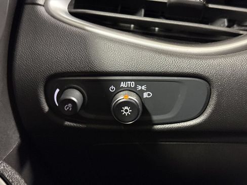 Used 2025 Chevrolet Malibu LT FWD image 18