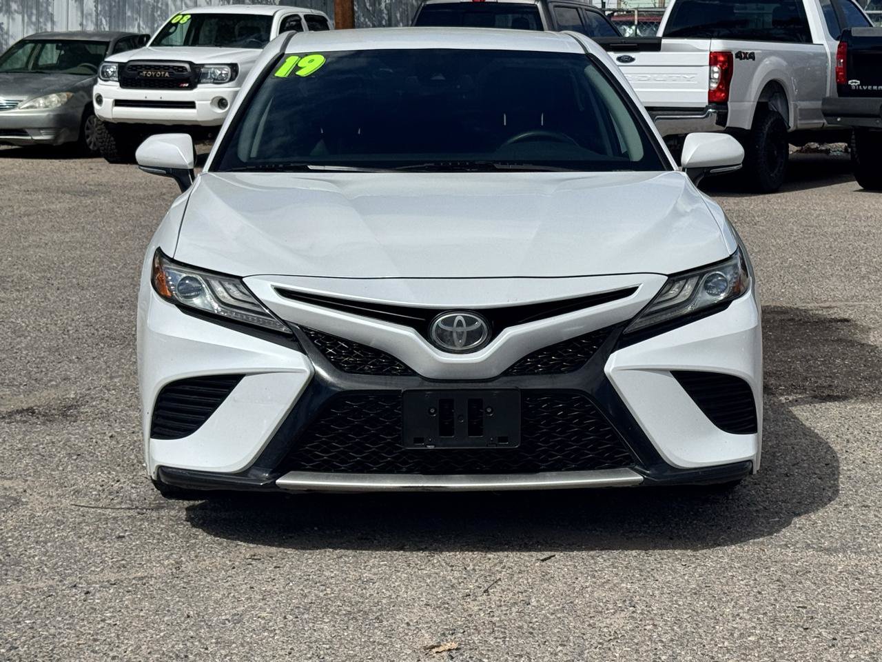 Used 2019 Toyota Camry XSE FWD image 2