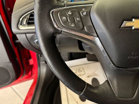 Used 2017 Chevrolet Cruze Premier FWD image 11