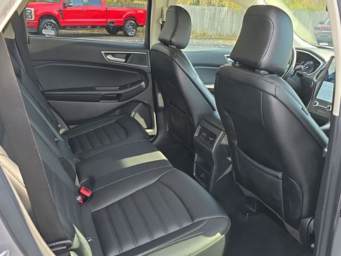 Used 2021 Ford Edge SEL image 29