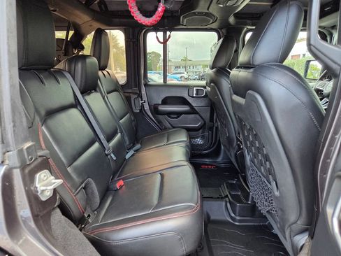 Used 2019 Jeep Wrangler Unlimited Rubicon AWD/4WD image 18