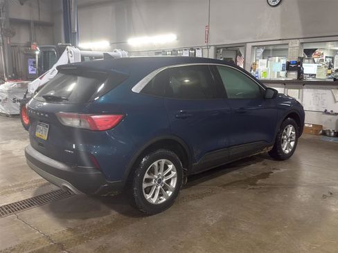 Used 2020 Ford Escape SE image 10