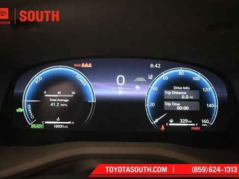 Used 2025 Toyota Camry XLE AWD/4WD image 12