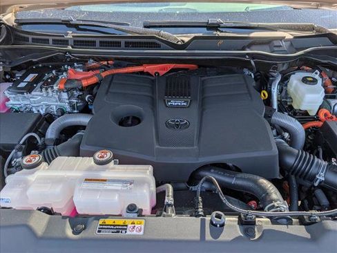 New 2026 Toyota Tundra Platinum AWD/4WD image 17
