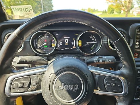Used 2023 Jeep Wrangler Unlimited Sahara w/ Cold Weather Group AWD/4WD image 20