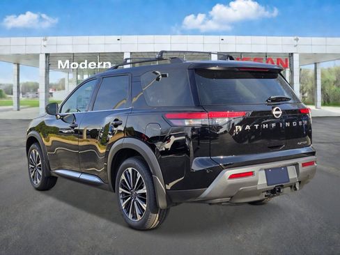 New 2026 Nissan Pathfinder Platinum w/ Accent Package FWD image 3