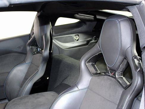 Used 2018 Chevrolet Corvette Z06 w/ Carbon 65 Edition image 25