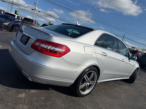 Used 2011 Mercedes-Benz E 550 4MATIC Sedan image 55