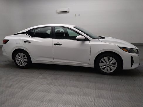 Used 2025 Nissan Sentra S FWD image 11