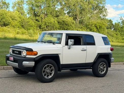 Used 2013 Toyota FJ Cruiser 4WD w/ Convenience Pkg image 6