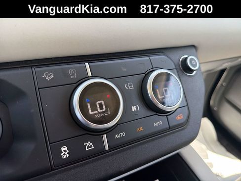 Used 2024 Land Rover Defender 110 X-Dynamic SE AWD/4WD image 19