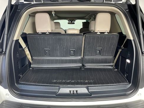 Used 2024 Ford Expedition Limited AWD/4WD image 16