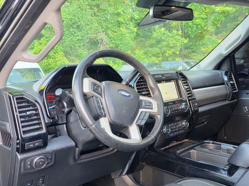 Used 2019 Ford F250 Lariat w/ Lariat Ultimate Package AWD/4WD image 13