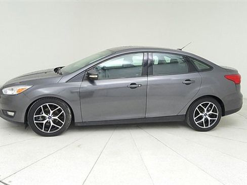 Used 2017 Ford Focus SE image 8