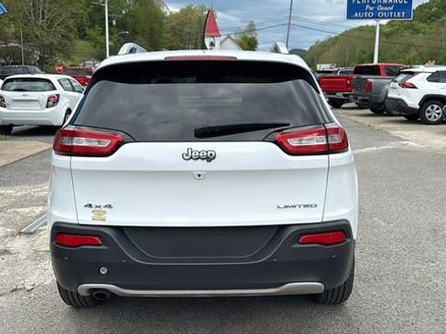 Used 2018 Jeep Cherokee Limited AWD/4WD image 8