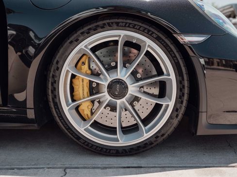 Used 2019 Porsche 911 GT3 RWD image 15