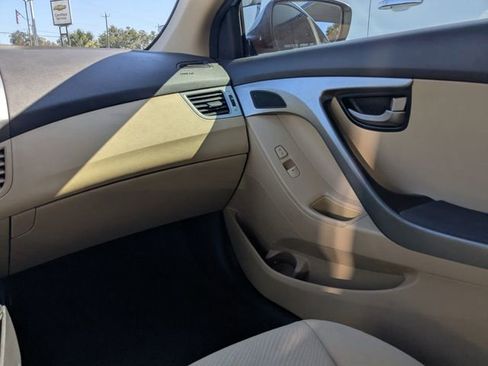 Used 2013 Hyundai Elantra GLS image 11