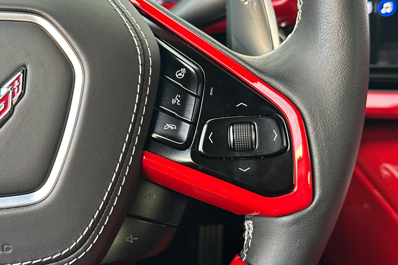 Used 2022 Chevrolet Corvette Stingray Premium Cpe w/ Z51 Performance Package RWD image 36