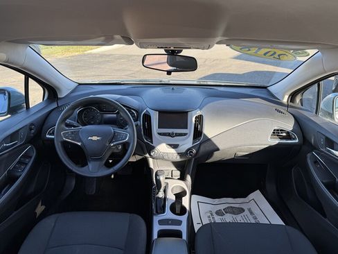 Used 2018 Chevrolet Cruze LS w/ LS Fleet Convenience Package image 18