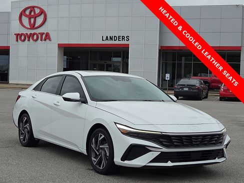 Used 2024 Hyundai Elantra Limited FWD image 1