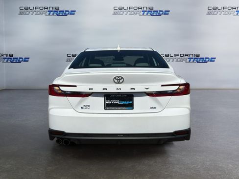 Used 2025 Toyota Camry SE AWD/4WD image 6