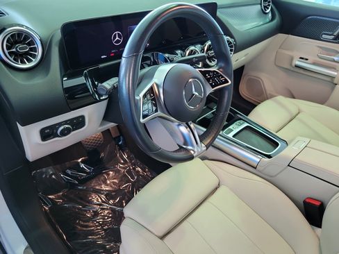 Used 2025 Mercedes-Benz GLA 250 image 17