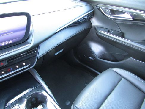 Used 2025 Buick Envision Preferred AWD/4WD image 24