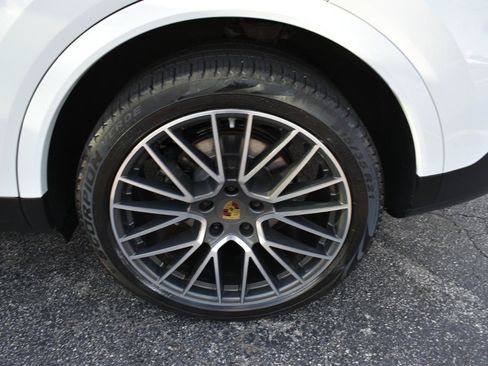 Used 2019 Porsche Cayenne AWD/4WD image 35
