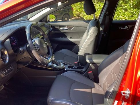 Used 2021 Kia Forte GT-Line w/ GT-Line Premium Package FWD image 11