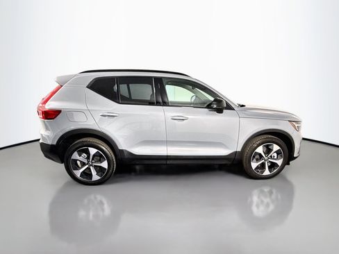 Used 2026 Volvo XC40 B5 Plus AWD/4WD image 11