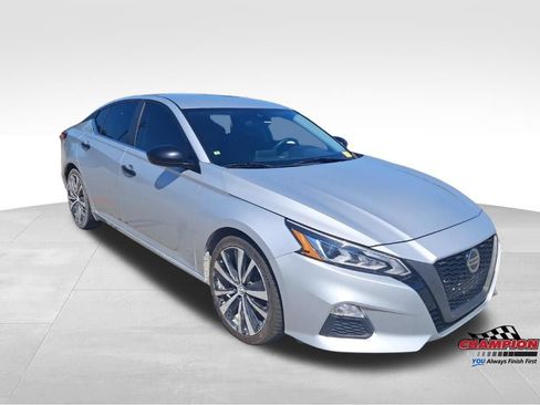 Used 2020 Nissan Altima 2.5 SR FWD image 10
