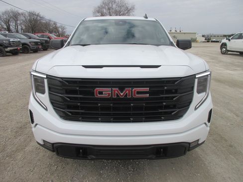 New 2026 GMC Sierra 1500 Elevation image 11