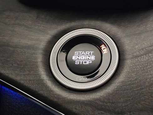 New 2025 Jeep Grand Cherokee Overland image 31