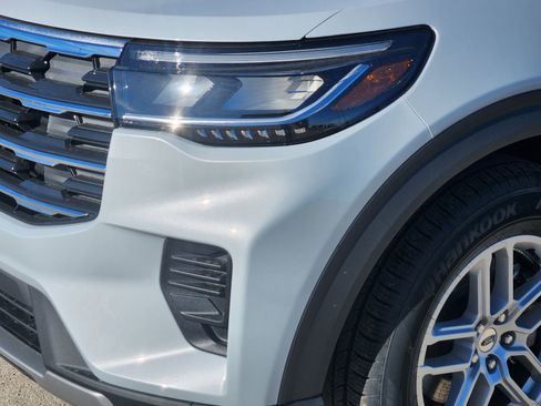New 2026 Ford Explorer Active RWD image 10