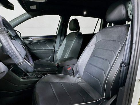Used 2023 Volkswagen Tiguan SEL R-Line image 11