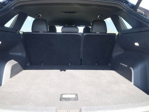 Used 2025 Volkswagen Atlas Cross Sport SE image 25