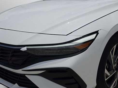 New 2026 Hyundai Elantra Limited FWD image 13