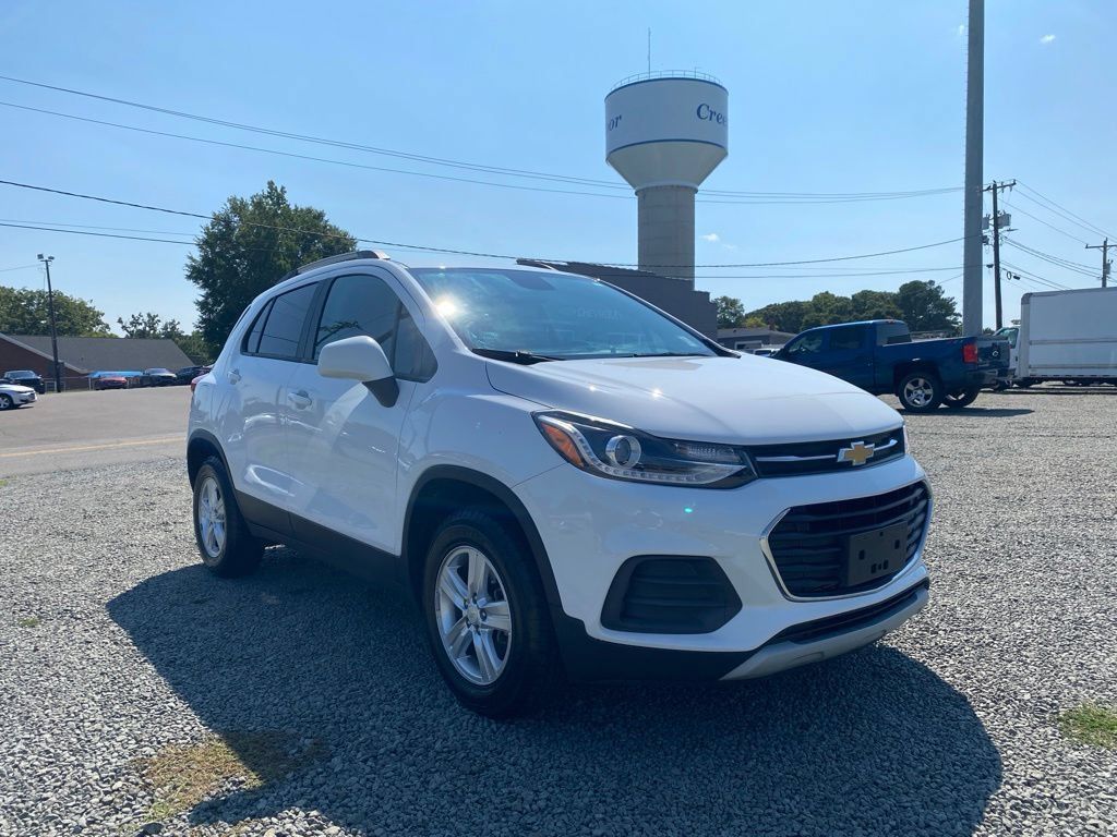 Used 2022 Chevrolet Trax LT w/ Driver Confidence Package AWD/4WD image 1