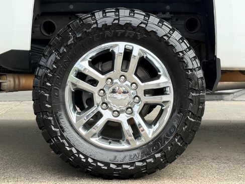 Used 2019 Chevrolet Silverado 2500 High Country w/ Duramax Plus Package image 13