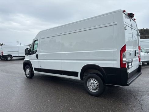 Used 2024 RAM ProMaster 2500 w/ Convenience Group image 9