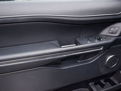 Used 2023 Ford Expedition Max XLT image 25