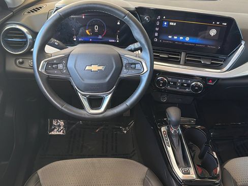 Used 2025 Chevrolet Trax LT w/ Driver Confidence Package FWD image 15