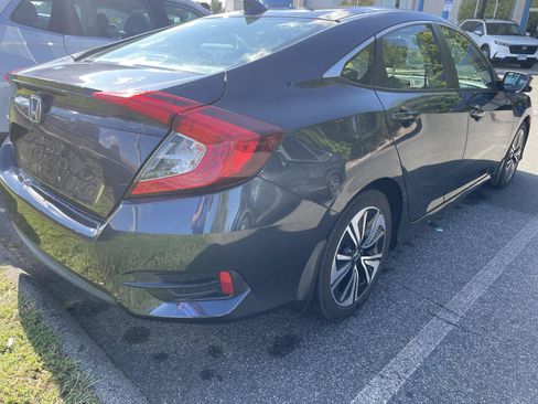 Used 2017 Honda Civic EX-T image 6