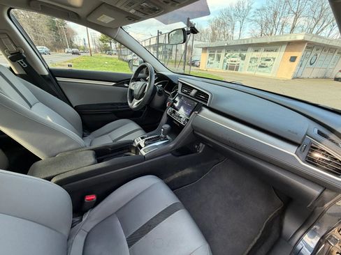 Used 2017 Honda Civic EX image 9