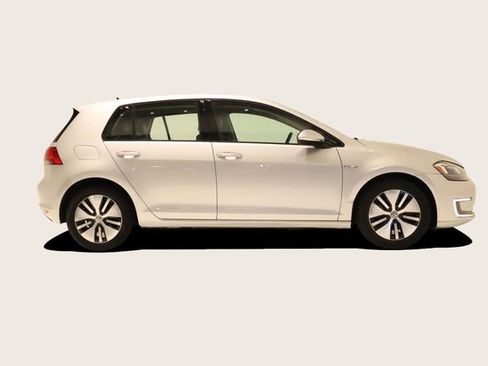 Used 2016 Volkswagen e-Golf SEL Premium FWD image 4
