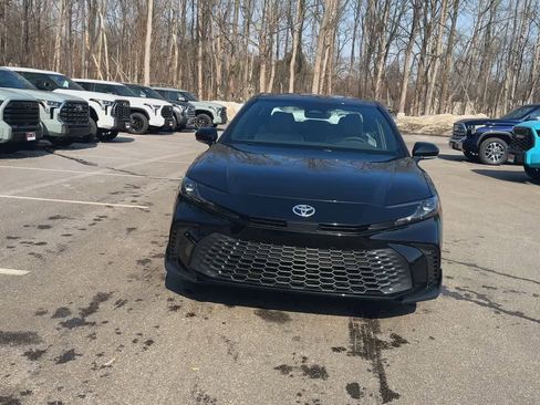 New 2026 Toyota Camry SE image 3