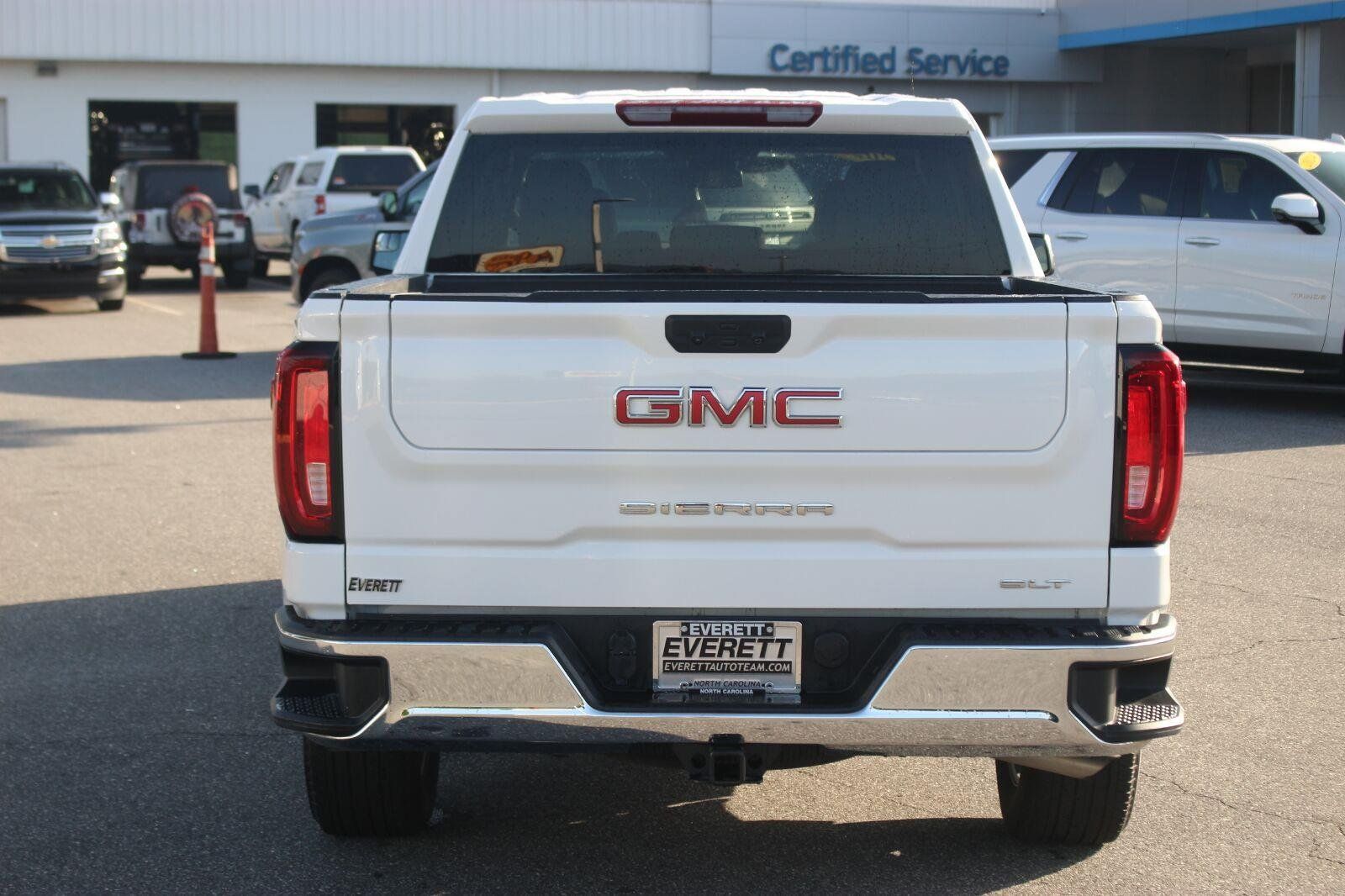 Used 2025 GMC Sierra 1500 SLT AWD/4WD image 6
