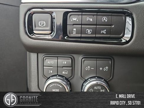 New 2026 GMC Yukon XL Denali w/ Sun & Power Step Package AWD/4WD image 31